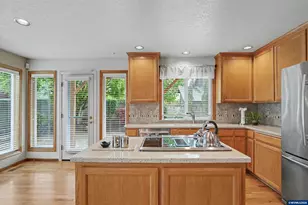 2072 22nd Ave SE, Albany, OR 97322 - Photo 15