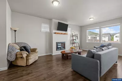760 S 16th St, Philomath, OR 97370 - Photo 5