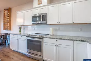 760 S 16th St, Philomath, OR 97370 - Photo 9