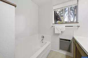 1290 Scenic View Dr, Stayton, OR 97383 - Photo 17