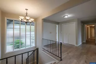 3385 Balsam Dr S, Salem, OR 97302 - Photo 21