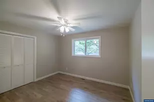 3385 Balsam Dr S, Salem, OR 97302 - Photo 13