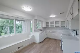 3385 Balsam Dr S, Salem, OR 97302 - Photo 29