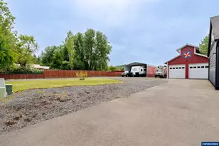 1140 46th Avenue, Sweet Home, OR 97386 - Photo 37