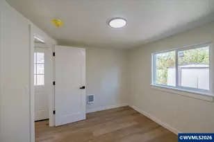 2404 10th St, Tillamook, OR 97141 - Photo 23