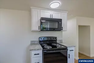 2404 10th St, Tillamook, OR 97141 - Photo 11