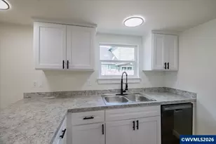 2404 10th St, Tillamook, OR 97141 - Photo 13