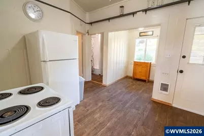 724 N Main St, Brownsville, OR 97327 - Photo 17