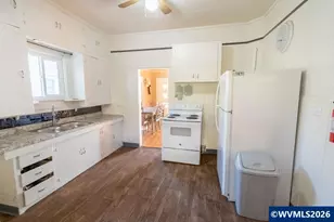 724 N Main St, Brownsville, OR 97327 - Photo 19