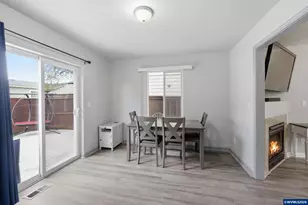 406 Sunset Ct, Amity, OR 97101 - Photo 5