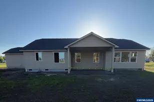 348 E Kisling Ave, Brownsville, OR 97327 - Photo 3