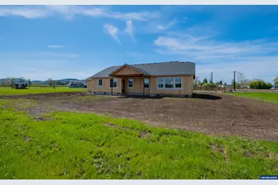 348 E Kisling Av, Brownsville, OR 97327 - Photo 9