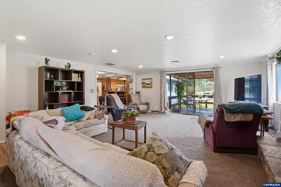 48974 SE Fairview St, Mill City, OR 97360 - Photo 13