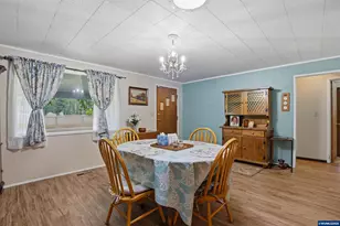 48974 SE Fairview St, Mill City, OR 97360 - Photo 5