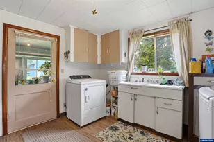 48974 SE Fairview St, Mill City, OR 97360 - Photo 15