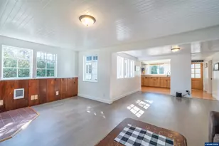 43 NW Knoxville St, Yachats, OR 97498 - Photo 13