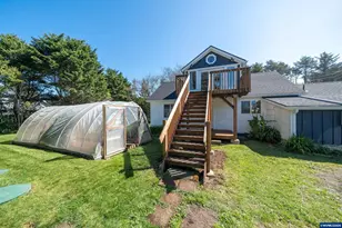 43 NW Knoxville St, Yachats, OR 97498 - Photo 37