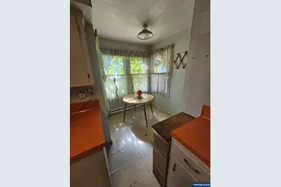 427 NE Yamhill St, Sheridan, OR 97378 - Photo 9