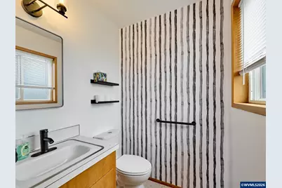 2207 Oregon Ct, Woodburn, OR 97071 - Photo 15