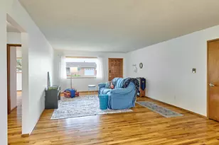 2207 Oregon Ct, Woodburn, OR 97071 - Photo 3