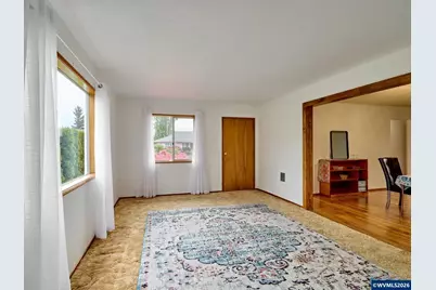 2207 Oregon Ct, Woodburn, OR 97071 - Photo 7