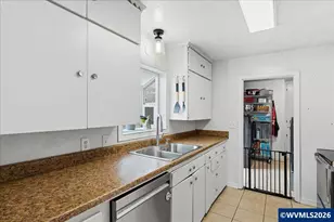 2410 Laurel Ave NE, Salem, OR 97301 - Photo 11