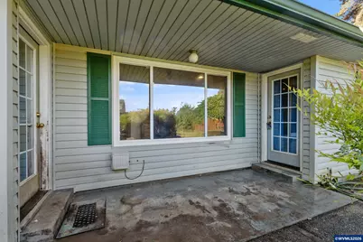 5665 Silverton Rd NE, Salem, OR 97305 - Photo 31