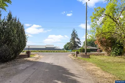 5665 Silverton Rd NE, Salem, OR 97305 - Photo 47