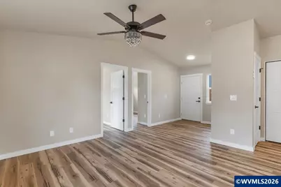 494 17th St SE, Salem, OR 97301 - Photo 17