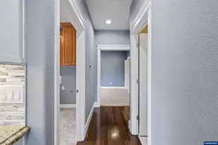 2021 Pikes Pass Ct SE, Salem, OR 97306 - Photo 17