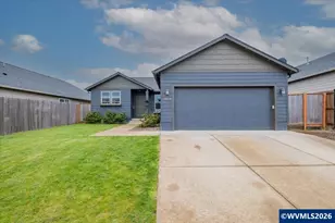 1423 SE Snowberry Ave, Dallas, OR 97338 - Photo 1