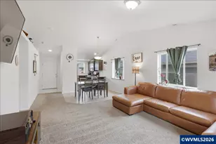 1423 SE Snowberry Ave, Dallas, OR 97338 - Photo 5