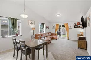 1423 SE Snowberry Ave, Dallas, OR 97338 - Photo 7