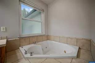 2655 Hollywood Dr NE, Salem, OR 97305 - Photo 31