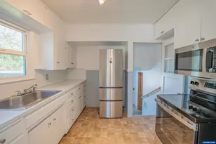 3433 Marion St SE, Albany, OR 97322 - Photo 3
