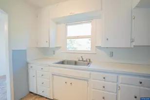 3433 Marion St SE, Albany, OR 97322 - Photo 7