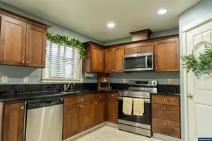 3152 NE Lily Ln, McMinnville, OR 97128 - Photo 7