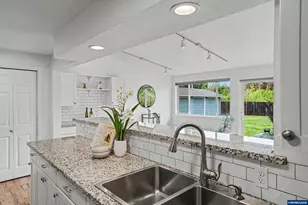 2140 SW 49th St, Corvallis, OR 97333 - Photo 11
