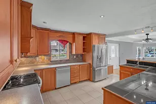 373 SW Church St, Dallas, OR 97338 - Photo 11