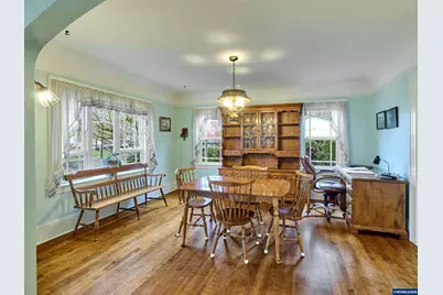 102 E 5th St, Molalla, OR 97038 - Photo 11