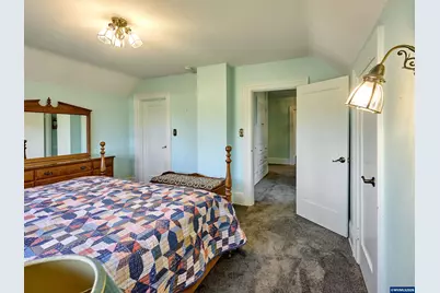 102 E 5th St, Molalla, OR 97038 - Photo 29