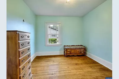102 E 5th St, Molalla, OR 97038 - Photo 21