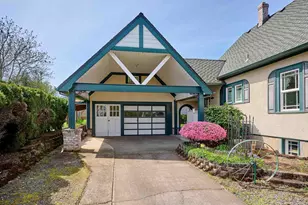 102 E 5th St, Molalla, OR 97038 - Photo 5