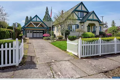 102 E 5th St, Molalla, OR 97038 - Photo 3