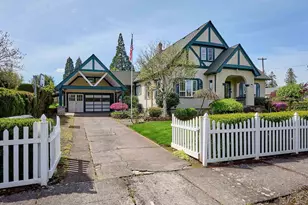 102 E 5th St, Molalla, OR 97038 - Photo 3