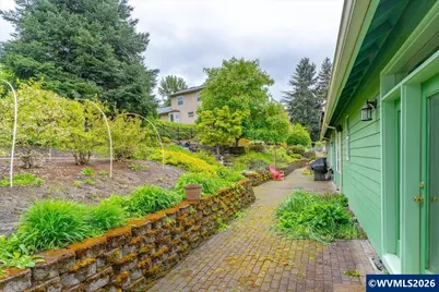 1792 Sunburst Ter NW, Salem, OR 97304 - Photo 43