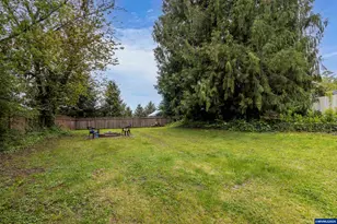 755 E Ash St, Lebanon, OR 97355 - Photo 19