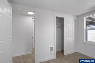 1011 7th St NW, Salem, OR 97304 - Photo 9
