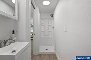 1011 7th St NW, Salem, OR 97304 - Photo 11