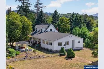 39149 Lacomb Dr, Lebanon, OR 97355 - Photo 1